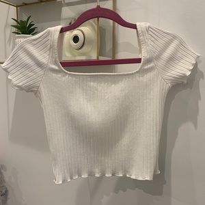 White cropped top w sleeves
